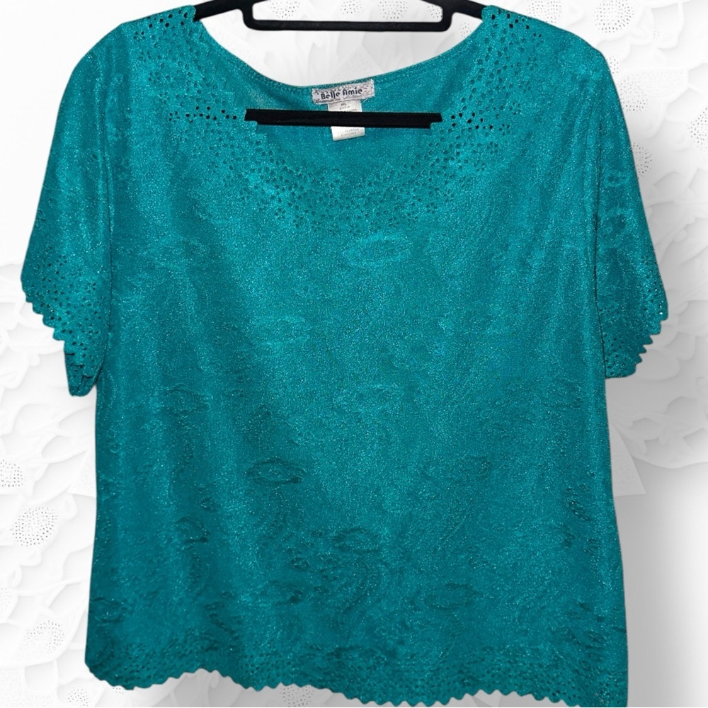 🌺BELLE AMIE TEAL FLORAL TEXTURE SCALLOPED HEMS TOP